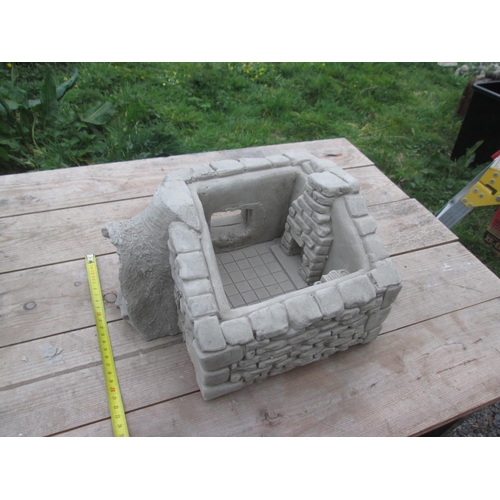 350 - Composite stone garden ornament : Little House