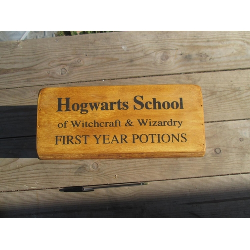 361 - Hogwarts advertising box