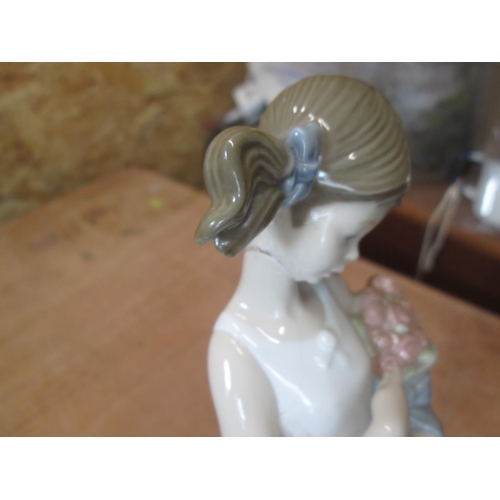 403 - Damaged Doulton & Lladro figure