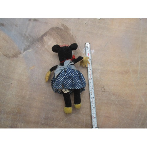 468 - Minnie Mouse toy from the 1930s with press steel button on reverse, glass eyes (Steiff interest)