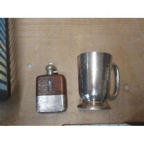 530 - Silver plated presentation tankard & silver plated hip flask with hinged baynet fixing lid