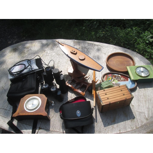 558 - Box of oddments : inlaid matle clock, 2 x pairs of bionoculars etc.