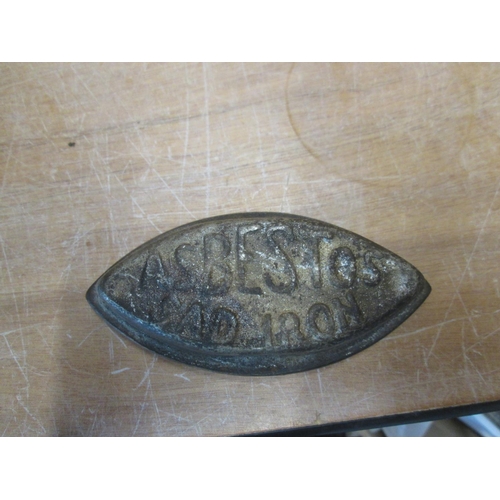 95 - Small size vintage asbestos sad iron