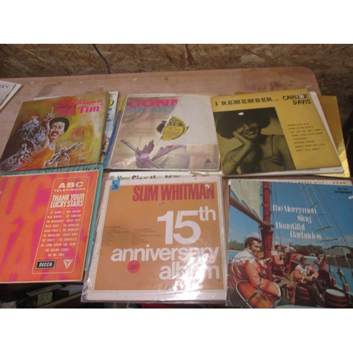 105 - 30 x various vinyl records : multi thematic, compilations, country and others