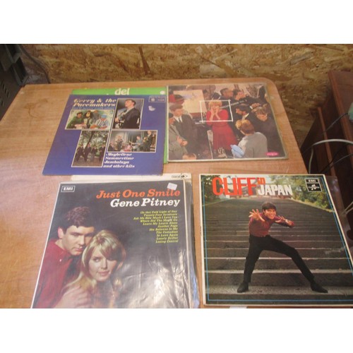 113 - 18 x records : classic artists from the 1960s Cliff Richard etc.