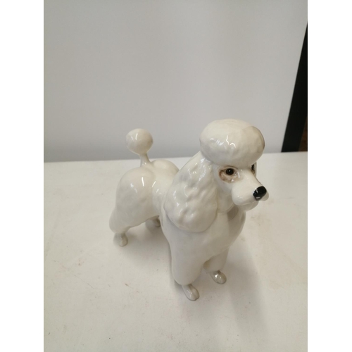 152 - Beswick figure of a dog : Gloss Glaze 5 1/2 