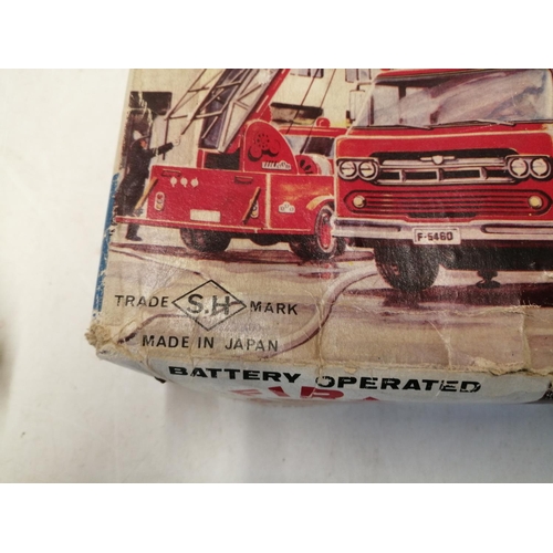 222 - Vintage SH Japanese Battery Operated tin plate Fire Engine in box of issue