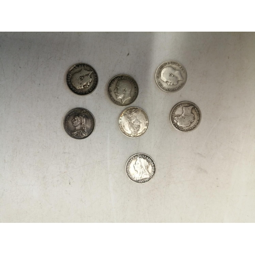 239 - Sixpences 1881 F, 1887 JH, VF, 1889 VF, 1900 F but dirty, 1911 GF, 1912 F but dirty & 1918 NF