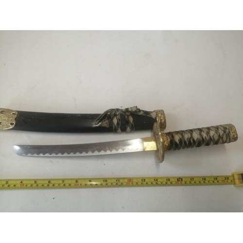 256 - 20th century Japanese tanto in wooden scabbard