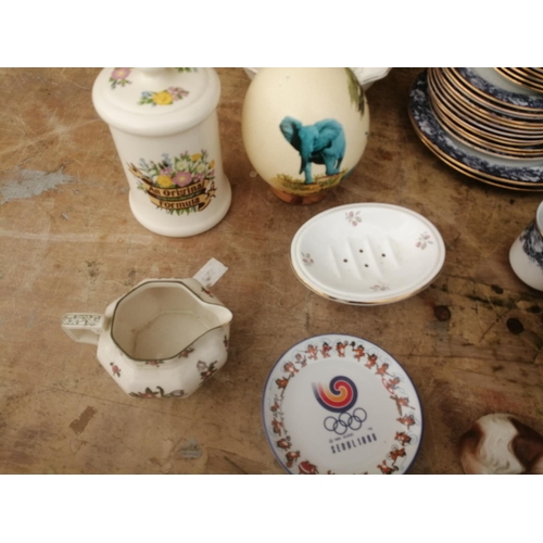 369 - Decorative china ware : Edwardian blue and white part tea set, etc.