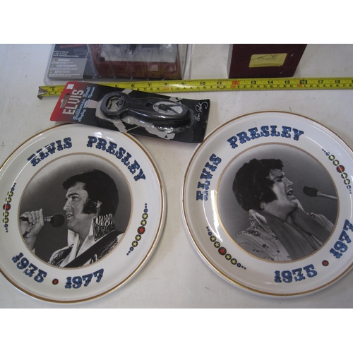 455 - Elvis memorabilia : pottery bust, 2 x plates, bottle opener & boxed sealed figure