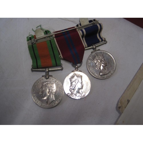 498 - Medals : medal group awarded to Constable James W Manser including Defence medal, 1953 Coronation me... 