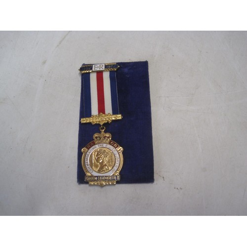 498 - Medals : medal group awarded to Constable James W Manser including Defence medal, 1953 Coronation me... 