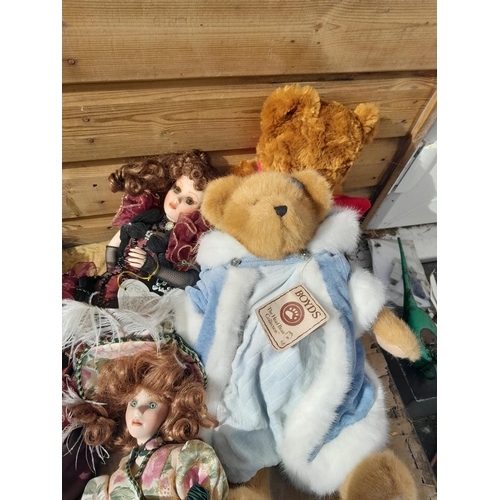 555 - 2 x collectors dolls with bisque heads and Boyds Teddy and one other