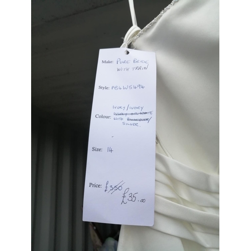 33 - Textile : Ladies wedding dress / gown, size 14 by Pure Bride