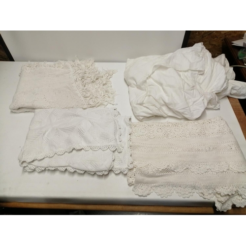 42 - 4 x vintage bedspreads / table covers / duvet cover : 2 x crochet, 1 x square pattern & one other