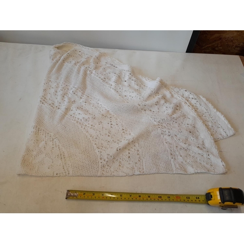 109 - Large crochet work circular table cloth