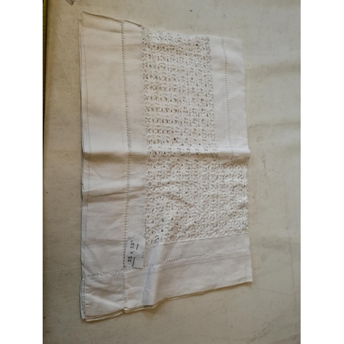 126 - Vintage crochet table cloth 22