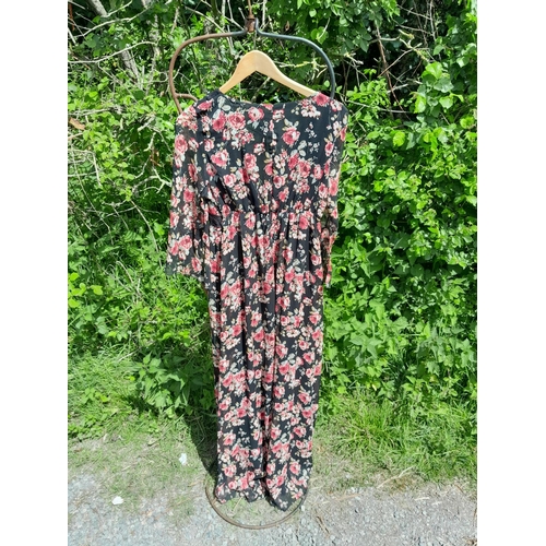 158 - Ladies floral pattern dress
