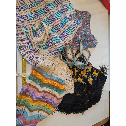 177 - 3 x vintage aprons & shawl