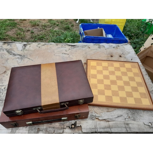 140 - Travelling painting set with oils, and backgammon set