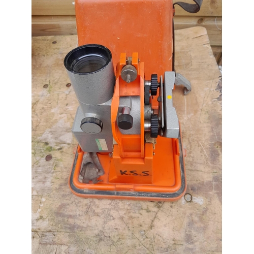 282 - 20th century surveying tool : Sokkisha B2 automatic level in carry case