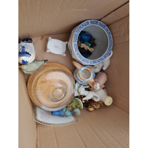 322 - Box of decorative china and oddments