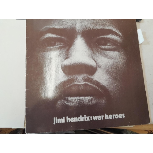 361 - Vinyl record albums : Jimi Hendrix interest