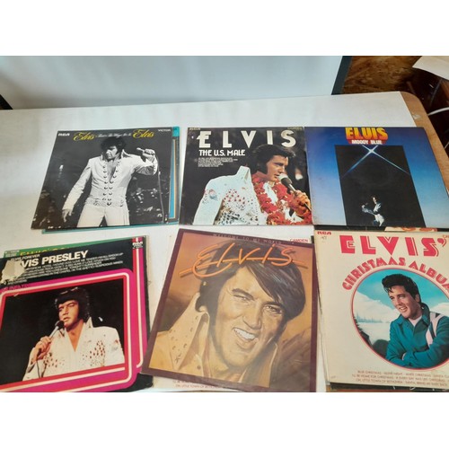 382 - Vinyl record albums : Elvis Presley