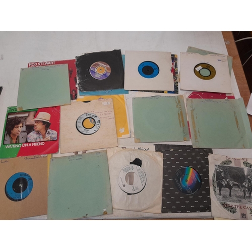 390 - Record case of 45 single 1960s pop onwards