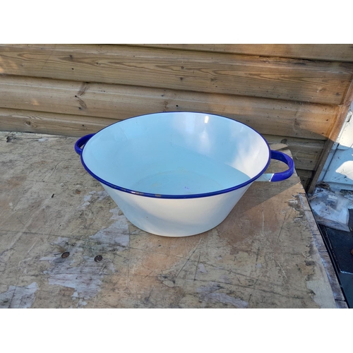 35 - Vintage enamel wash bowl