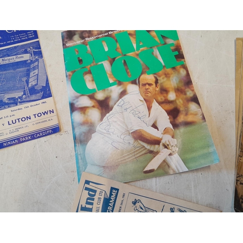 49 - Assorted sporting ephemera : Football magazines, Signed Brain Close Souvenir programme Somerset Coun... 