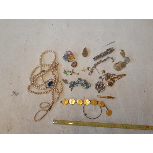 294 - Assorted costume jewellery