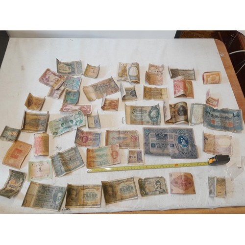 466 - Various base metal coinage GB and Foreign some exchangeable with foreign bank notes from the 20th ce... 