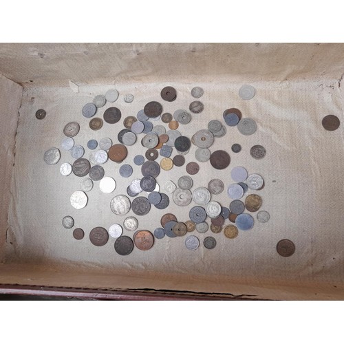 466 - Various base metal coinage GB and Foreign some exchangeable with foreign bank notes from the 20th ce... 