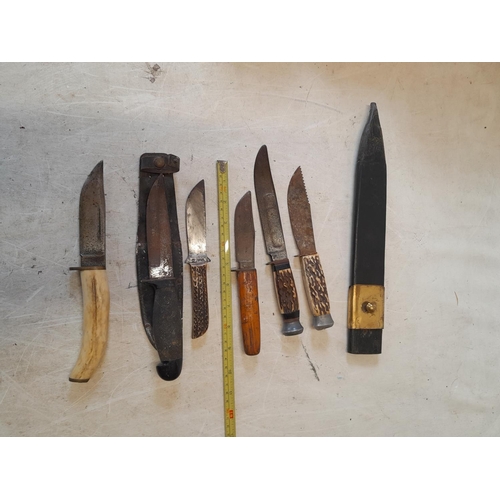 47 - Collection of various vintage sheath knives some with sheaths