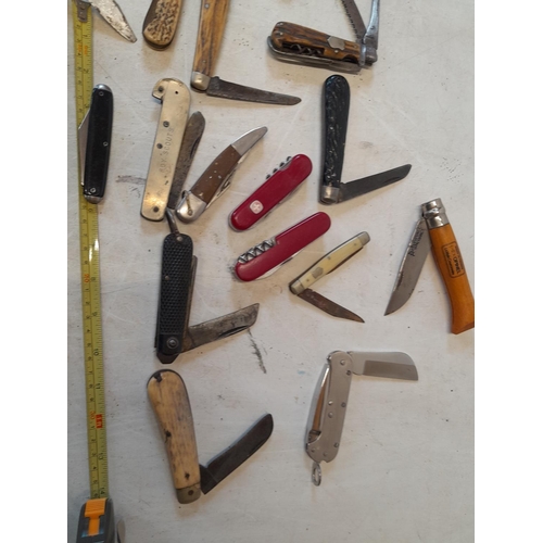 50 - Collection of vintage and modern folding penknives, some spares and repairs, condition varies