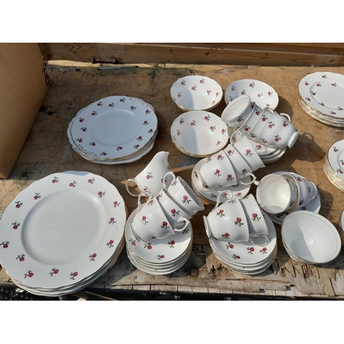 314 - Colclough dinner and teaware & other part teasets