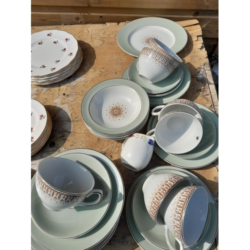 314 - Colclough dinner and teaware & other part teasets