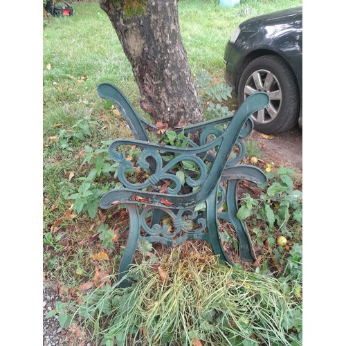 417 - Cast metal bench ends