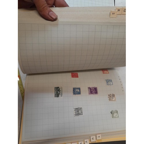 160 - Stamps of the world mounted in two alphabetically arranged folders