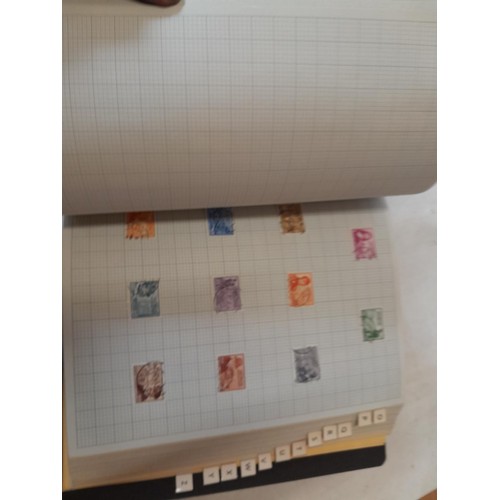160 - Stamps of the world mounted in two alphabetically arranged folders