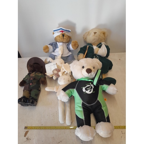 190 - 6 x teddy bears including GB Bears