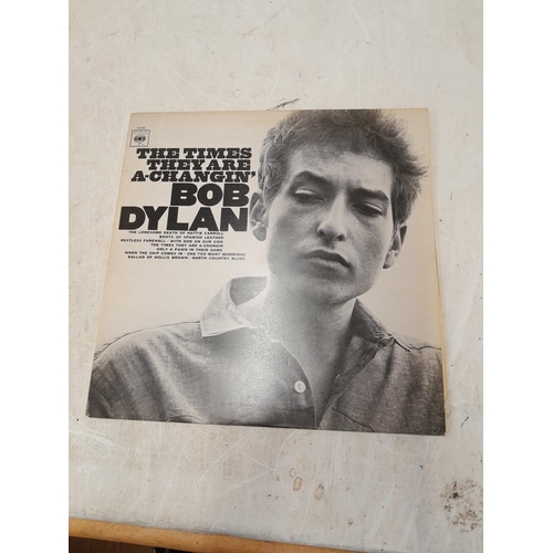 59 - 1 x vinyl record albums : Bob Dylan The Times They Are a Changing , record in VGC sleeve need re glu... 