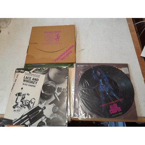 75 - 11 x vinyl record albums : Alice Cooper : Schools out missing everything, Muscle of Love box sleeve ... 