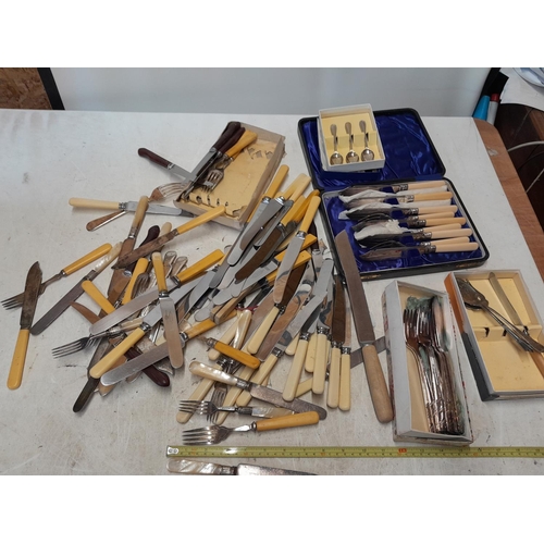 98 - Various sets and other vintage plated cutlery