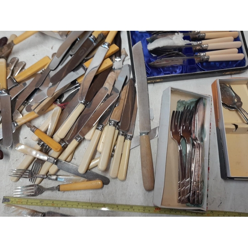 98 - Various sets and other vintage plated cutlery