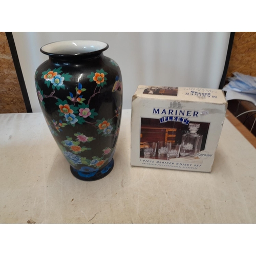 117 - Glassware & pottery vase