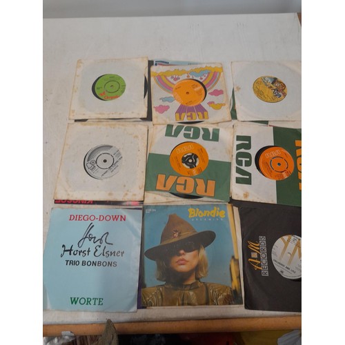 175 - Assorted vinyl singles : commercial pop from 1970s & 1980s