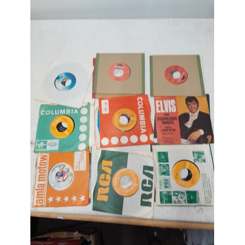 302 - 45 x vinyl single records, many interesting titles, rock and pop from the 1960s - late 1980s, from a... 